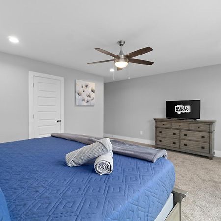 Villa Rebecca'S Downtown Luxury Living Clarksville Esterno foto