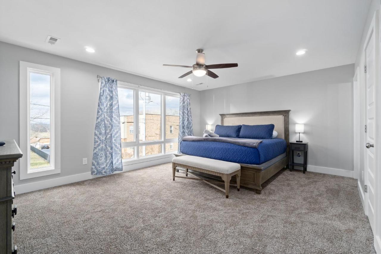 Villa Rebecca'S Downtown Luxury Living Clarksville Esterno foto