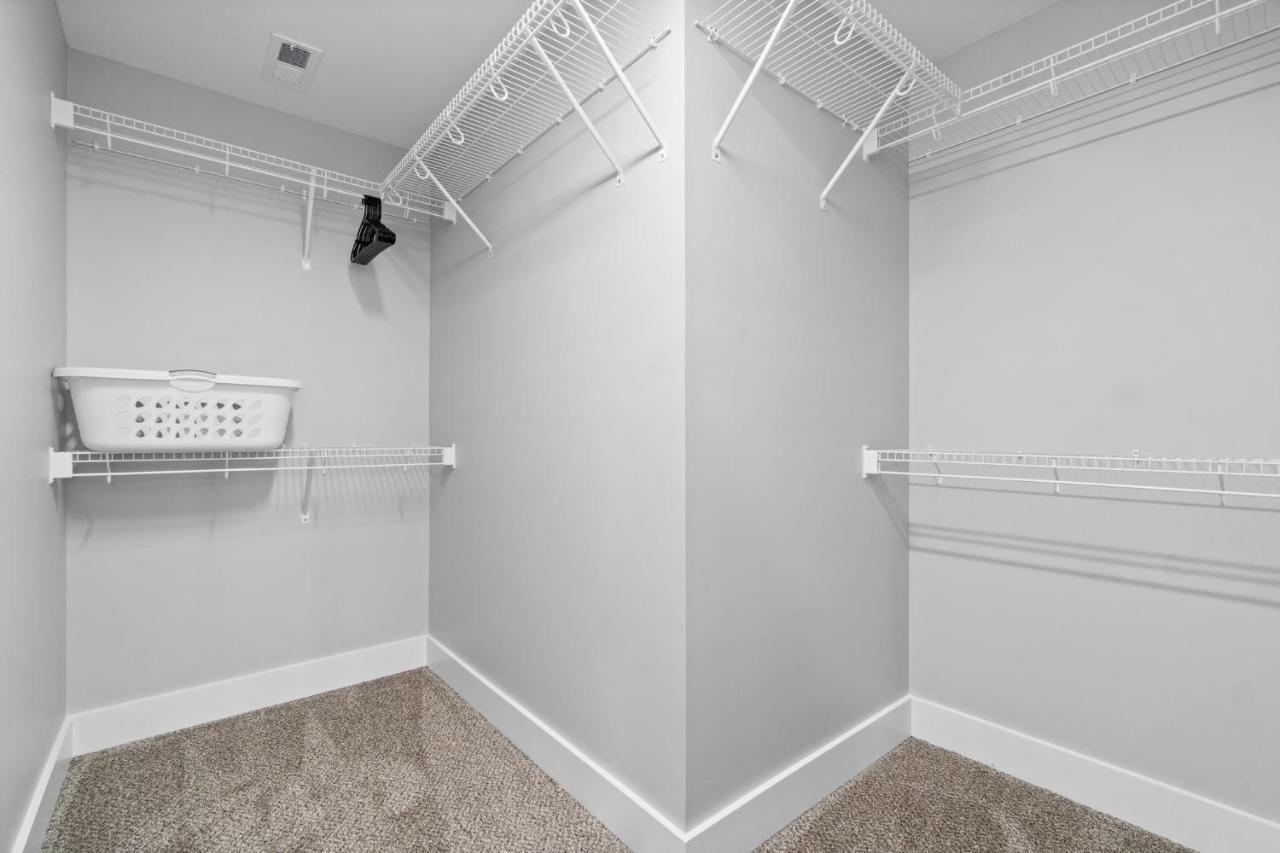 Villa Rebecca'S Downtown Luxury Living Clarksville Esterno foto