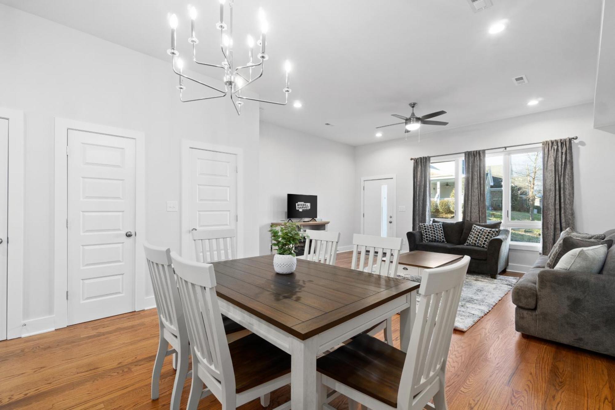 Villa Rebecca'S Downtown Luxury Living Clarksville Esterno foto